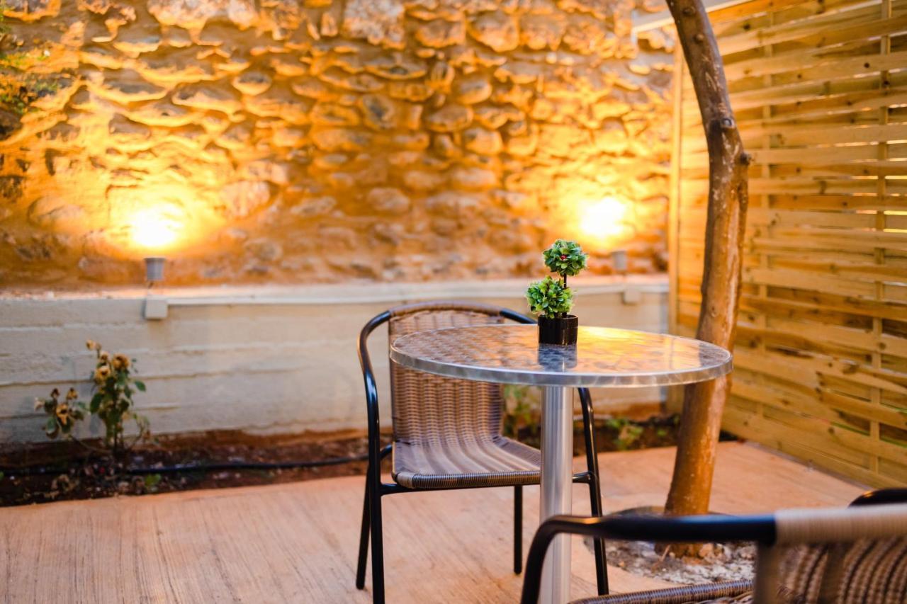 Uncover Kalamata'S Hidden Gem - Cosy City Nest Eksteriør bilde